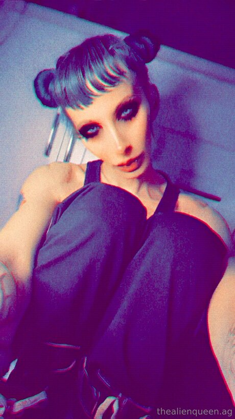 Aliengirlalt Free