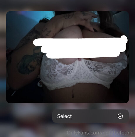 Naakte gelekte OnlyFans-foto van Not2befound