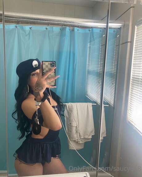 Naakte gelekte OnlyFans-foto van Saucy818