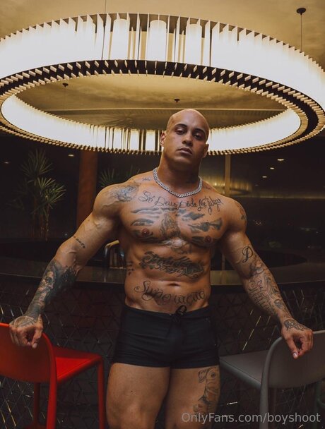 Naakte gelekte OnlyFans-foto van Boyshoot