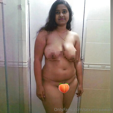 Naakte gelekte OnlyFans-foto van Sexymrpawan