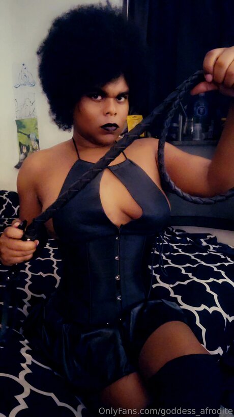 Naakte gelekte OnlyFans-foto van Goddess Afrodite