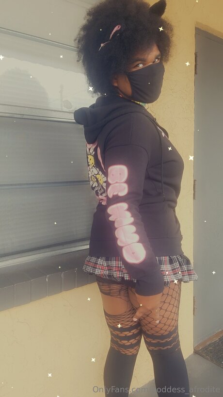 Naakte gelekte OnlyFans-foto van Goddess Afrodite