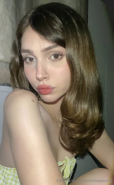 Naakte gelekte OnlyFans-foto van Molliesworld