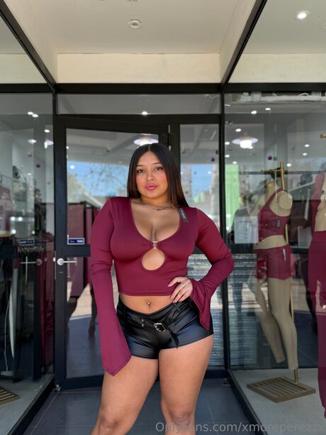 Naakte gelekte OnlyFans-foto van Xmoreperezzx