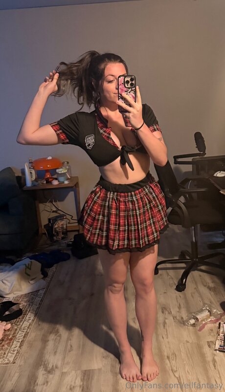 Naakte gelekte OnlyFans-foto van Ellfantasy