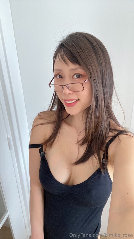 Naakte gelekte OnlyFans-foto van Kimiko Rose