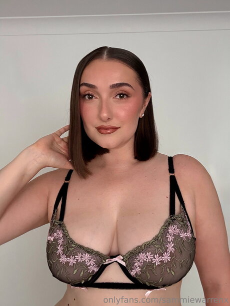Naakte gelekte OnlyFans-foto van Sammiewarrenx