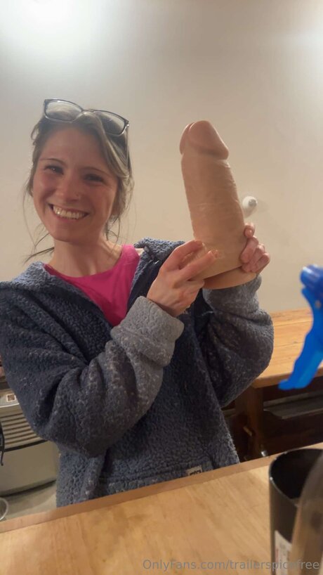 Naakte gelekte OnlyFans-foto van Trailerspicefree