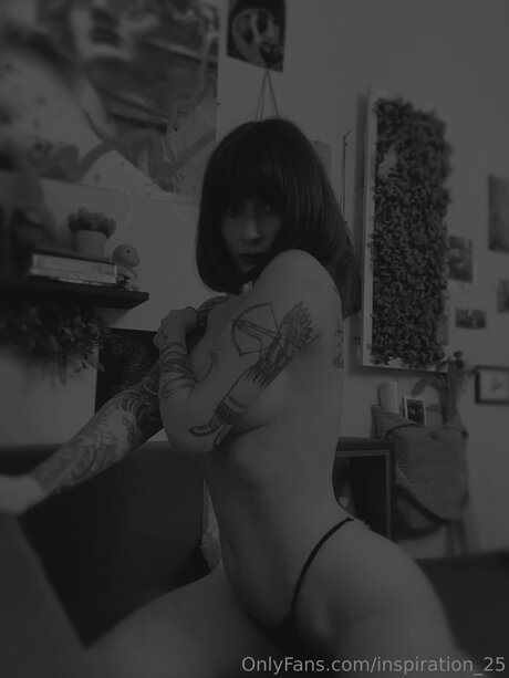 Naakte gelekte OnlyFans-foto van Inspiration 25