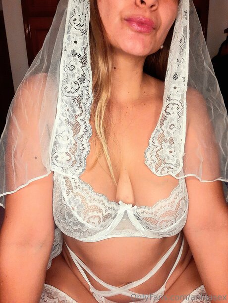 Naakte gelekte OnlyFans-foto van Anhiasex