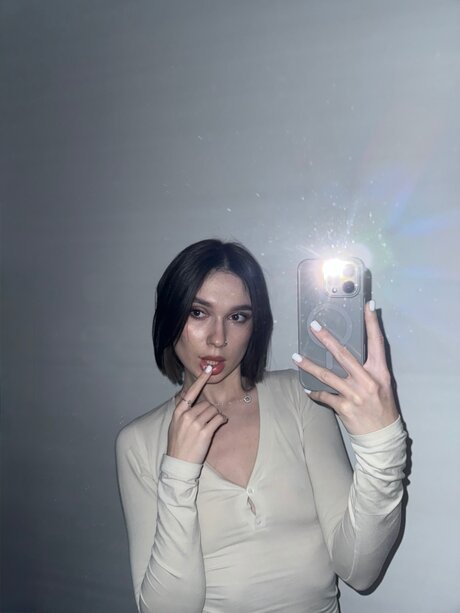 Naakte gelekte OnlyFans-foto van Eva Skyyy
