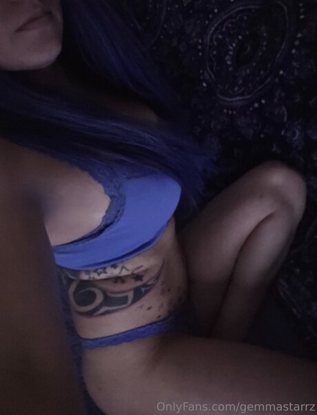 Naakte gelekte OnlyFans-foto van Gemmastarrz