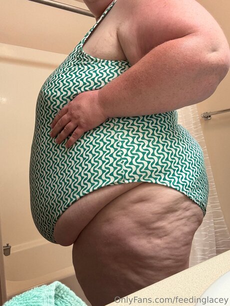 Feedinglacey