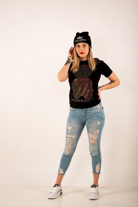 Naakte gelekte OnlyFans-foto van Elifire