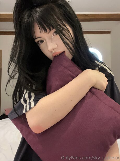 Naakte gelekte OnlyFans-foto van Sky Cutiiexx