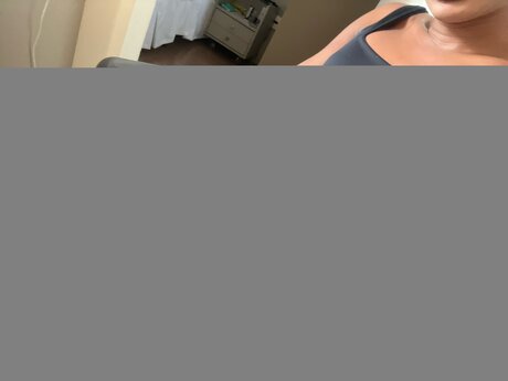 Naakte gelekte OnlyFans-foto van Gabriela Bispo
