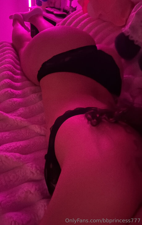 Naakte gelekte OnlyFans-foto van Bbprincess777