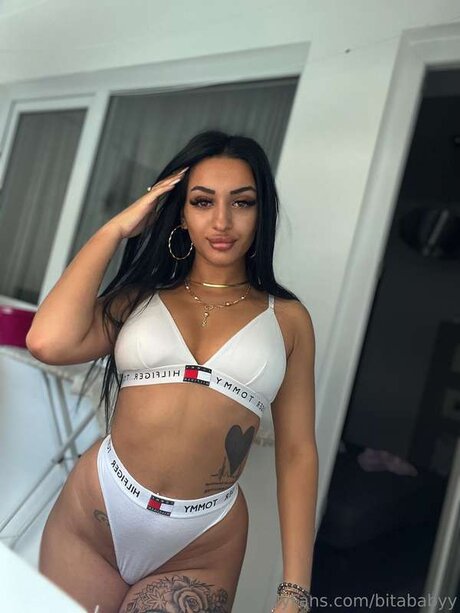 Naakte gelekte OnlyFans-foto van Bitababyy
