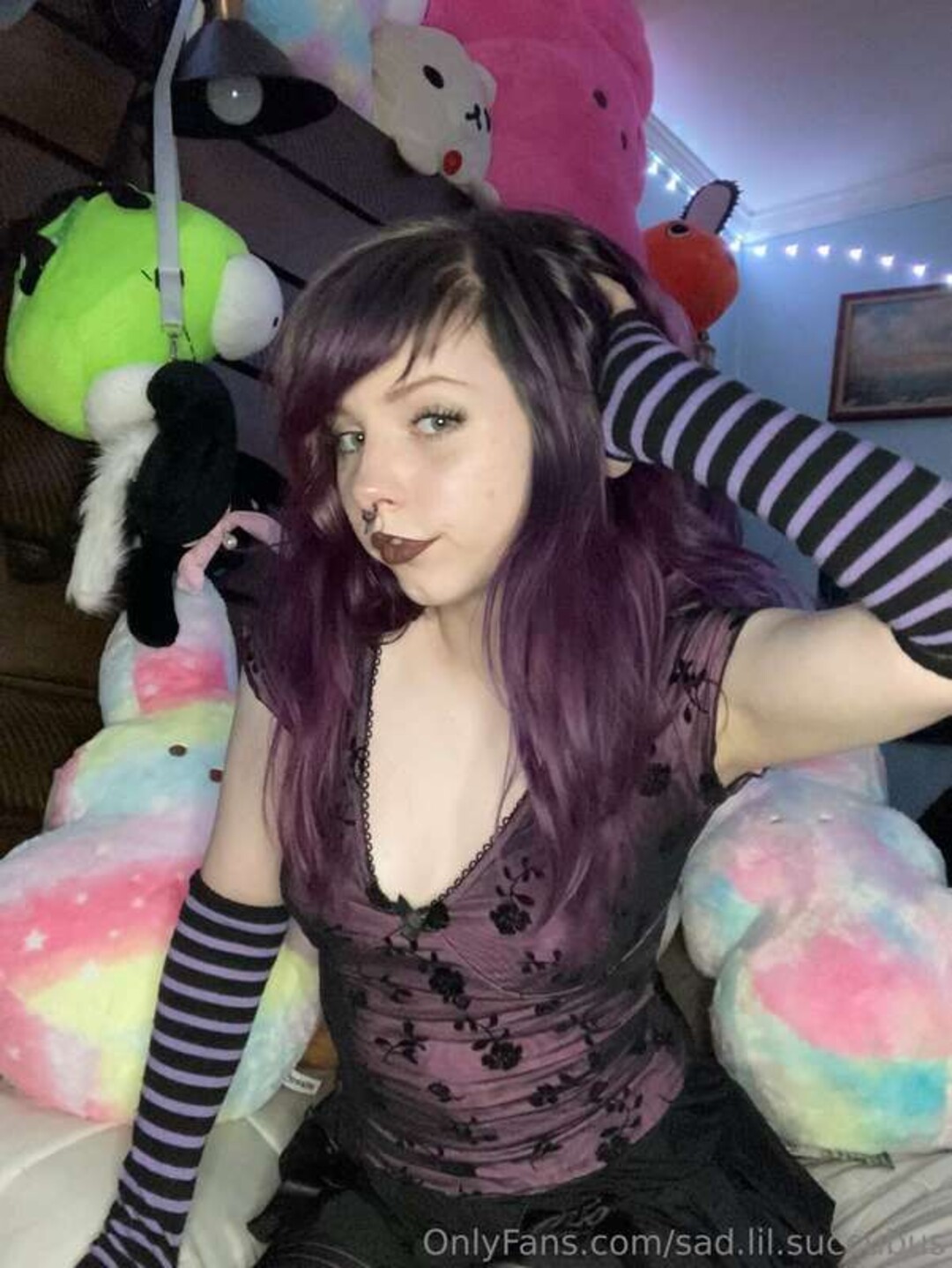 Naakte gelekte OnlyFans-foto van Sad Lil Succubus #1015