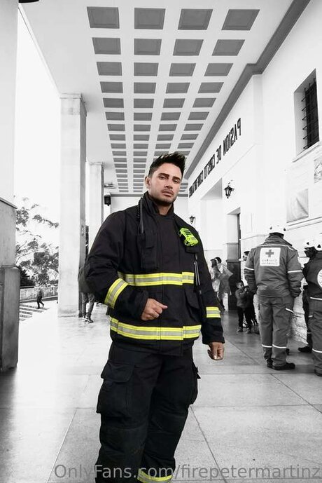 Naakte gelekte OnlyFans-foto van Firemancol