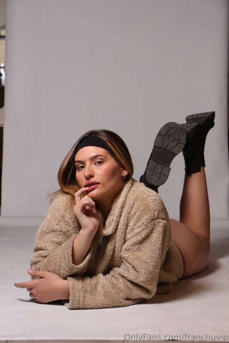 Naakte gelekte OnlyFans-foto van Franchuvip