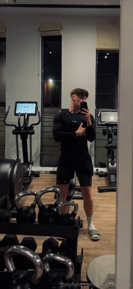 Naakte gelekte OnlyFans-foto van Jamesdexterxx