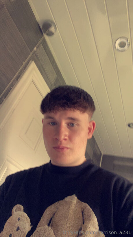 Naakte gelekte OnlyFans-foto van Harrison A231