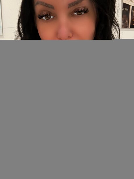 Naakte gelekte OnlyFans-foto van Coralcavero1