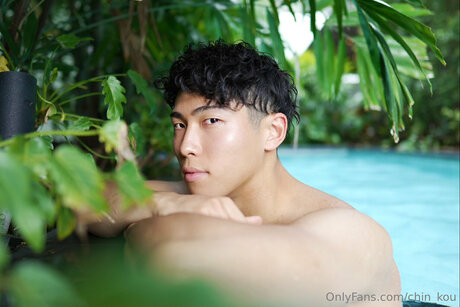 Naakte gelekte OnlyFans-foto van Chin Kou