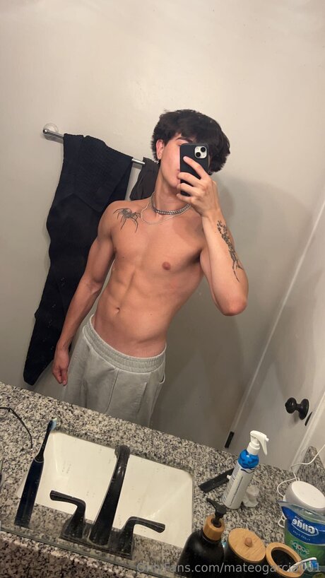 Naakte gelekte OnlyFans-foto van Mateogarcia001
