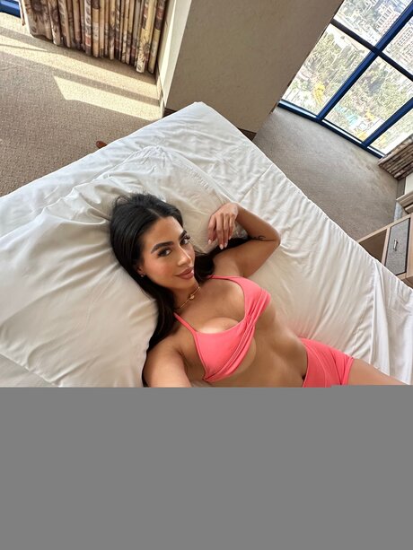 Naakte gelekte OnlyFans-foto van Letyvillalvazopremium