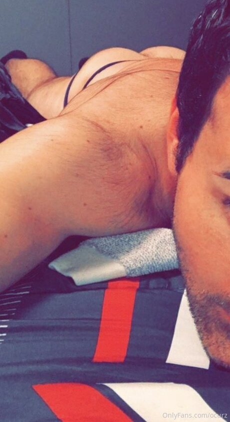 Naakte gelekte OnlyFans-foto van Ocurztrixx
