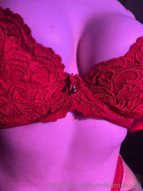 Naakte gelekte OnlyFans-foto van Mikamamaki