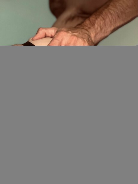 Naakte gelekte OnlyFans-foto van Regiook