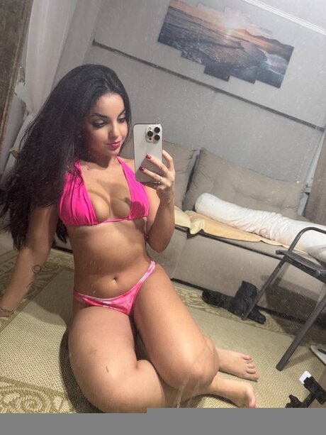 Naakte gelekte OnlyFans-foto van Fitsophie