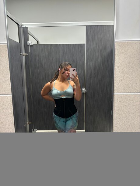 Naakte gelekte OnlyFans-foto van Organic Orgasm