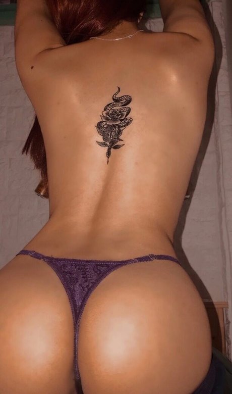 Naakte gelekte OnlyFans-foto van Cata Molina