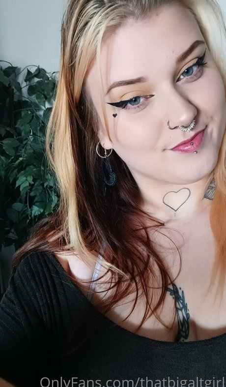Naakte gelekte OnlyFans-foto van Thatbigaltgirl