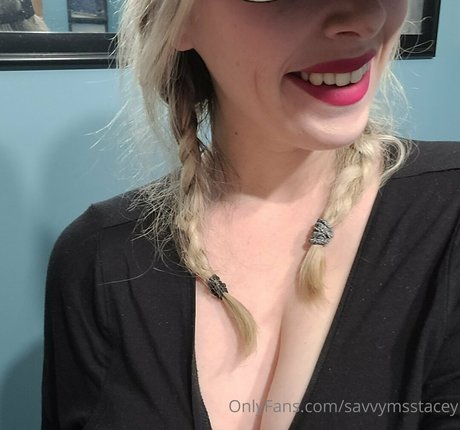 Naakte gelekte OnlyFans-foto van Savvymsstacey