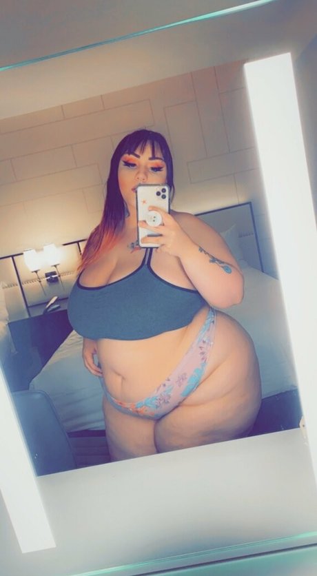 Naakte gelekte OnlyFans-foto van Kaybearcutie95