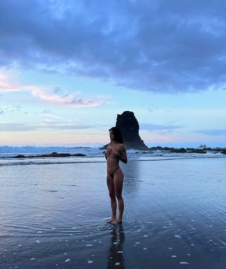 Naakte gelekte OnlyFans-foto van Luna Ventura