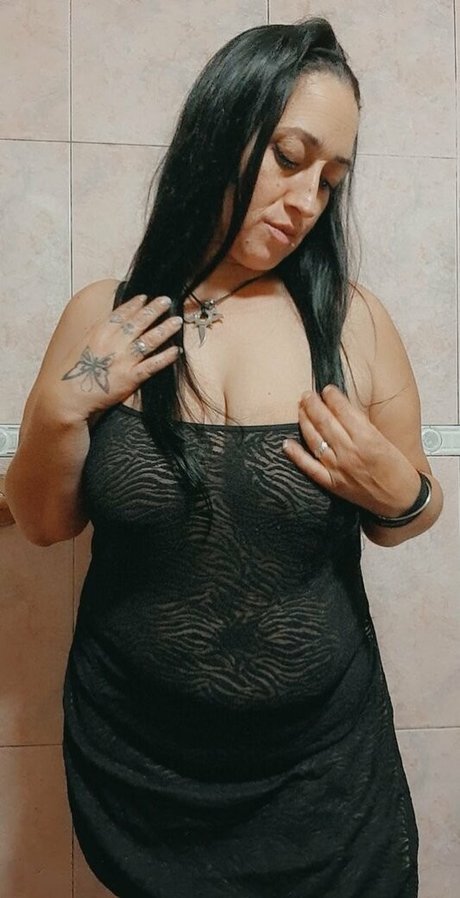 Naakte gelekte OnlyFans-foto van Nevy80