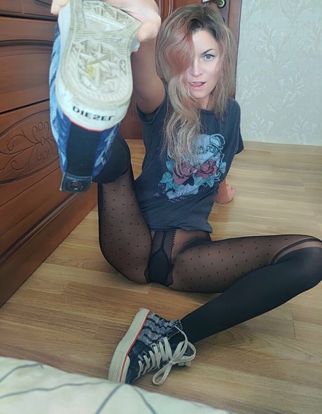 Naakte gelekte OnlyFans-foto van Bellaballerinafree