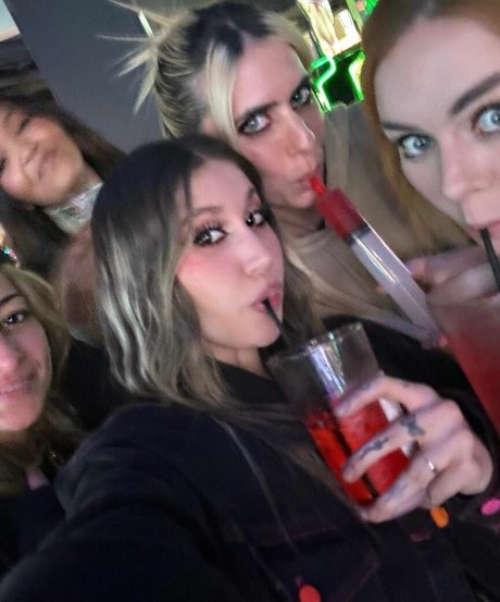 Naakte gelekte OnlyFans-foto van Olivialopes