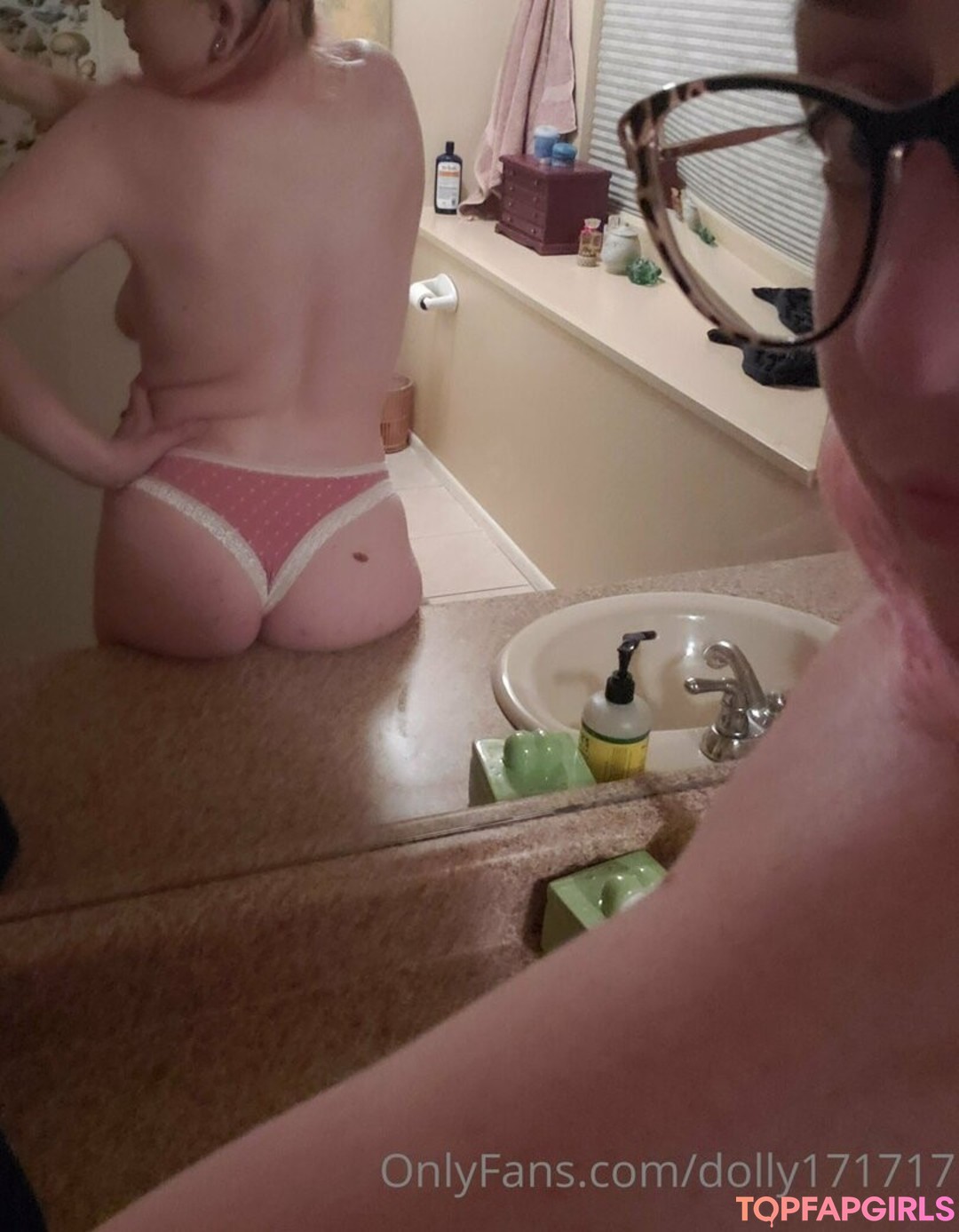 Naakte gelekte OnlyFans-foto van Aspookydoll #45 Naakte gelekte OnlyFans-foto van Aspookydoll #45