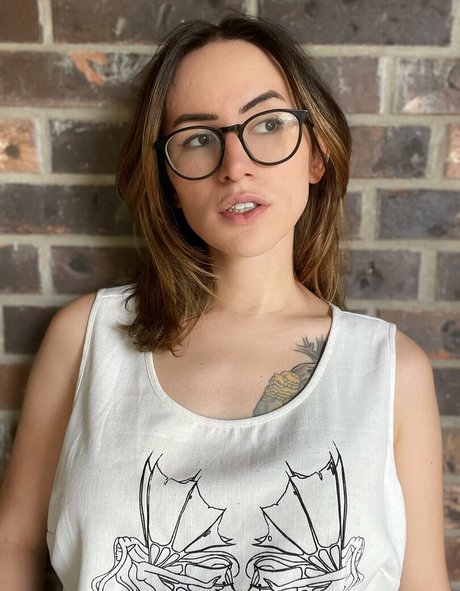 Naakte gelekte OnlyFans-foto van Arden Hart