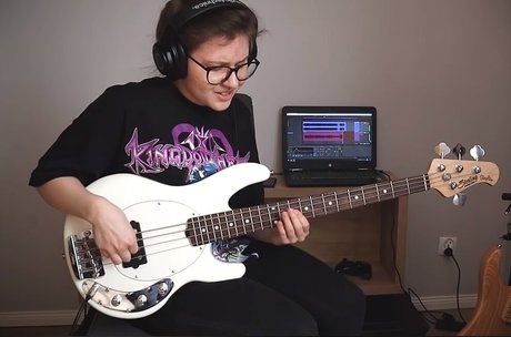 Juliaplaysgroove