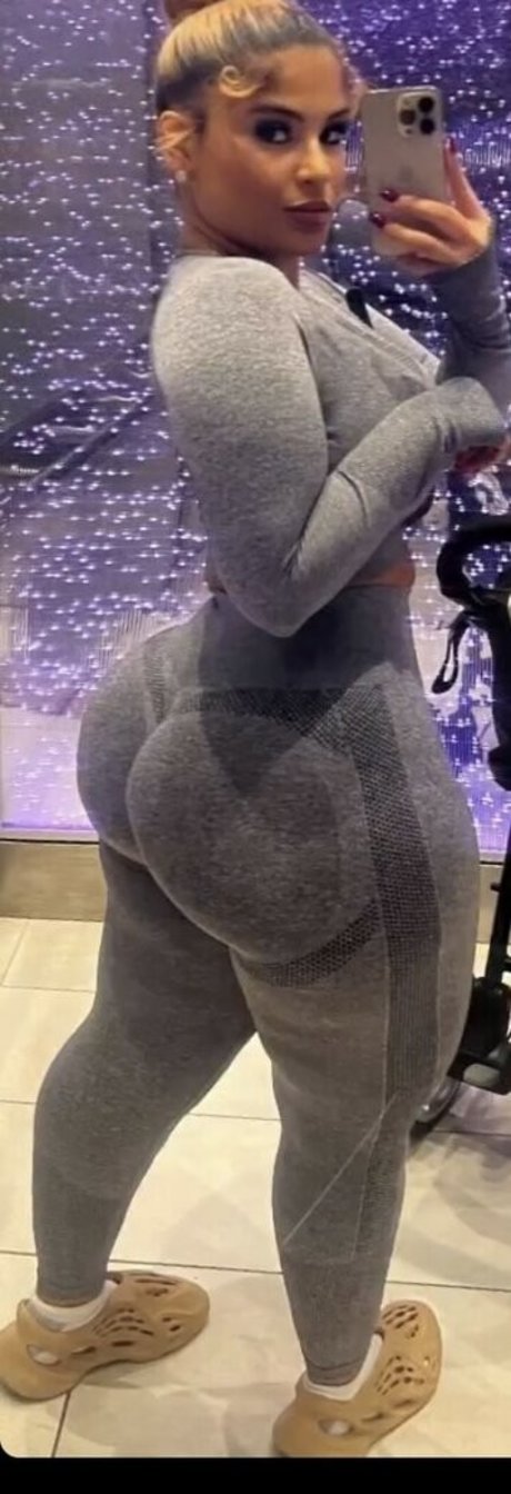 Naakte gelekte OnlyFans-foto van Xf0reignx