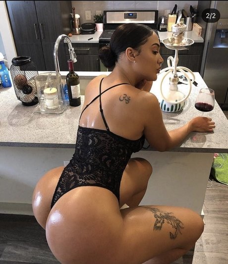 Naakte gelekte OnlyFans-foto van Gabby Gavino